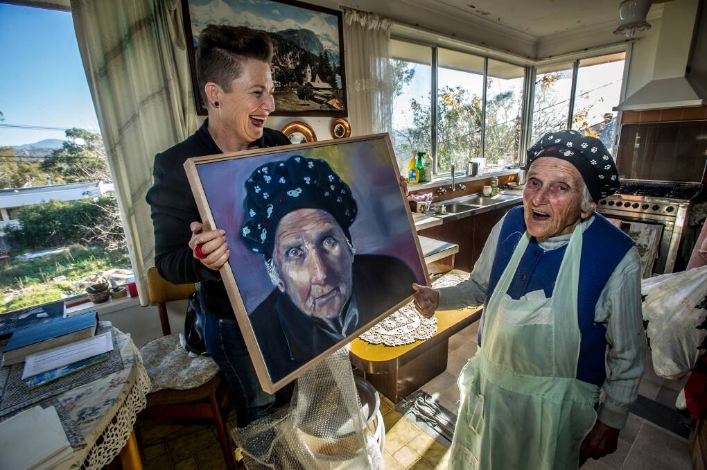 Local artist Jenny Blake painted a portrait of Stasia Dabrowski. Picture: Karleen Minney
