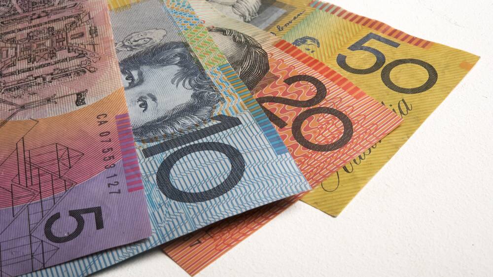 Canberra wages are flatlining - although there's a little bit of good news for women
