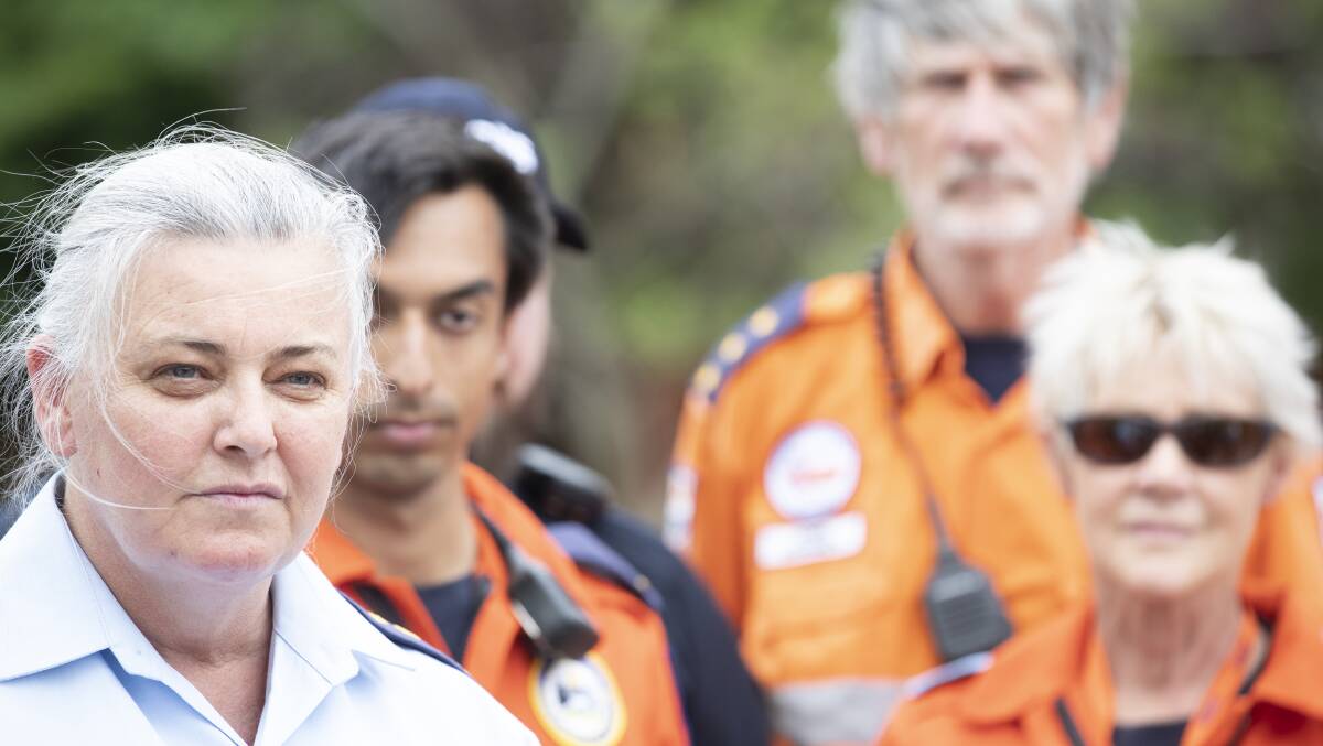 Georgeina Whelan (left) briefs the media about the Pierces Creek bushfires in 2018, during her time as ACT SES chief. Picture: Sitthixay Ditthavong