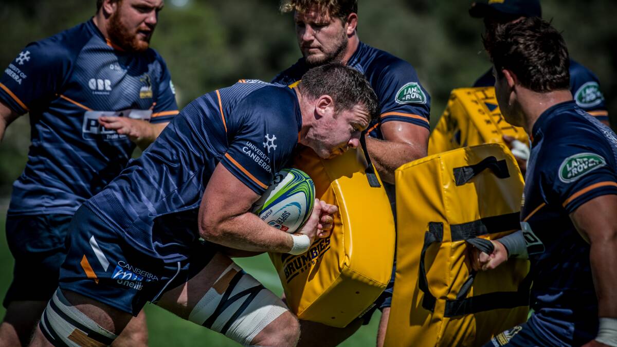 Murray Douglas is determined to crash through the Jaguares pack. Photo: Karleen Minney.