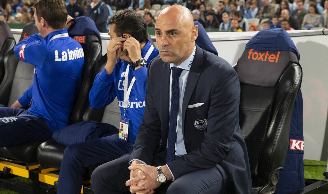 Victory's coach Kevin Muscat looks on forlornly. Picture AAP