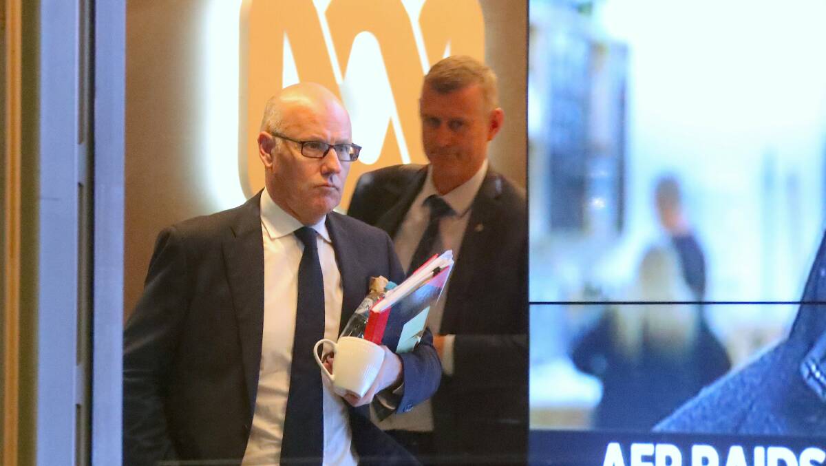 The federal police raid the ABC's Sydney headquarters over a story known as The Afghan Files. Picture: AAP