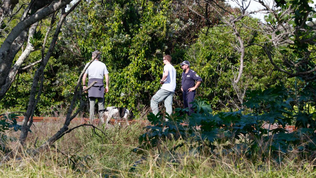 Police, undercover police and sniffer dog search for missing backpacker Theo Hayez, along the northern railway line, his last know location in Byron Bay. Picture: Danielle Smith.