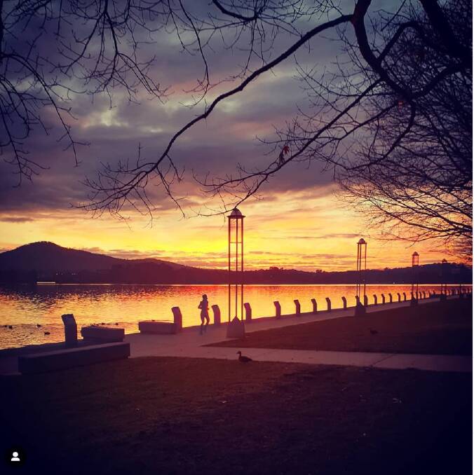 Reader pic by @coffeegeekcanberra: Another beautiful sunrise by Lake Burley Griffin.
