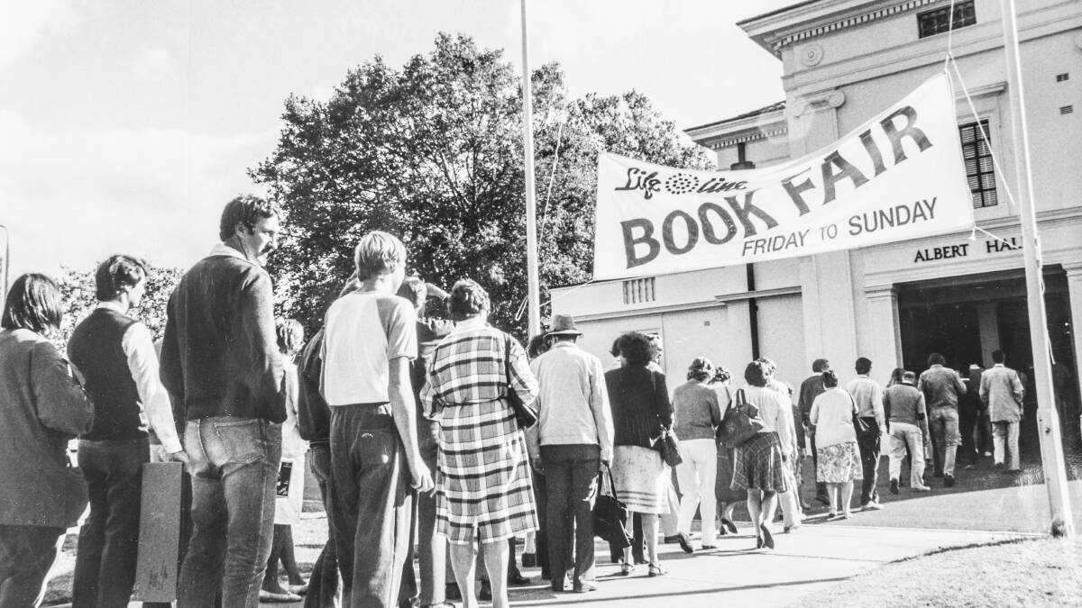 The queue outside the Albert Hall for the 1986 Lifeline Bookfair. Picture: Canberra Times' archives