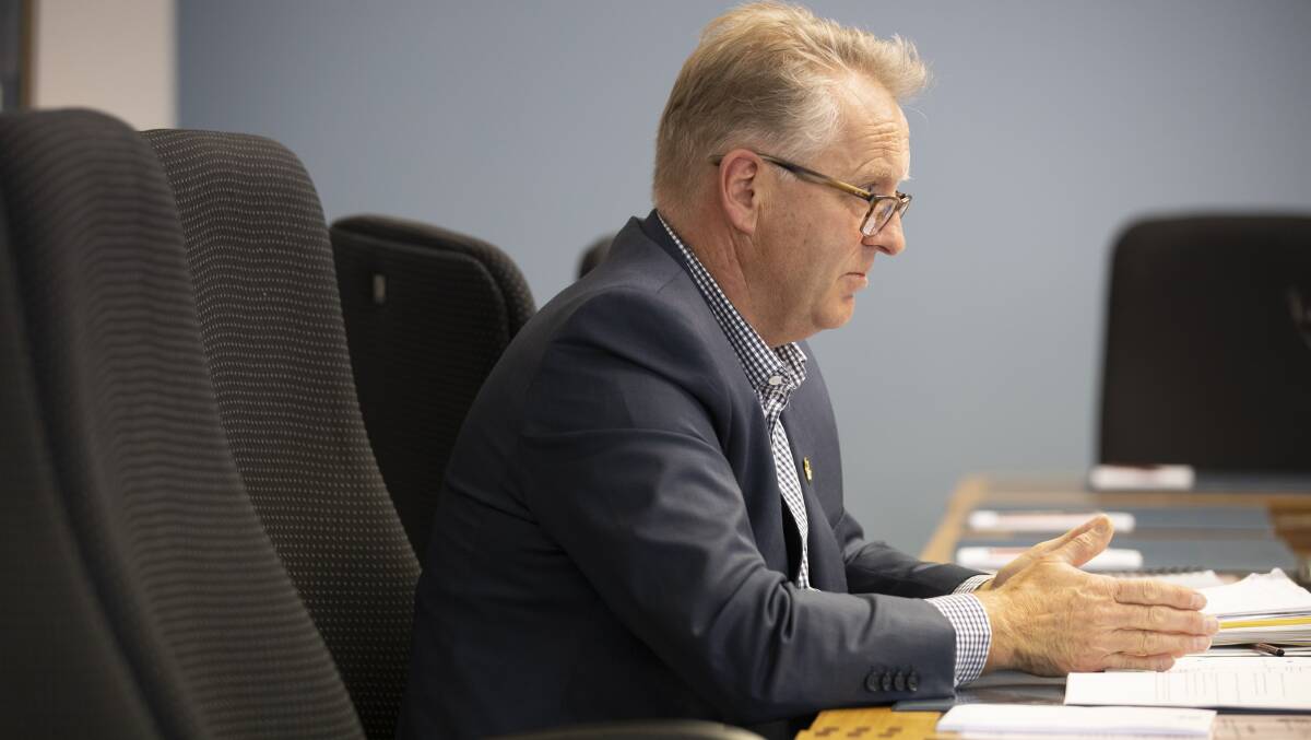 Steven Flannery, of Knight Frank Valuations, gives evidence at a committee hearing on former Land Development Agency rural land pruchases. Picture: Sitthixay Ditthavong