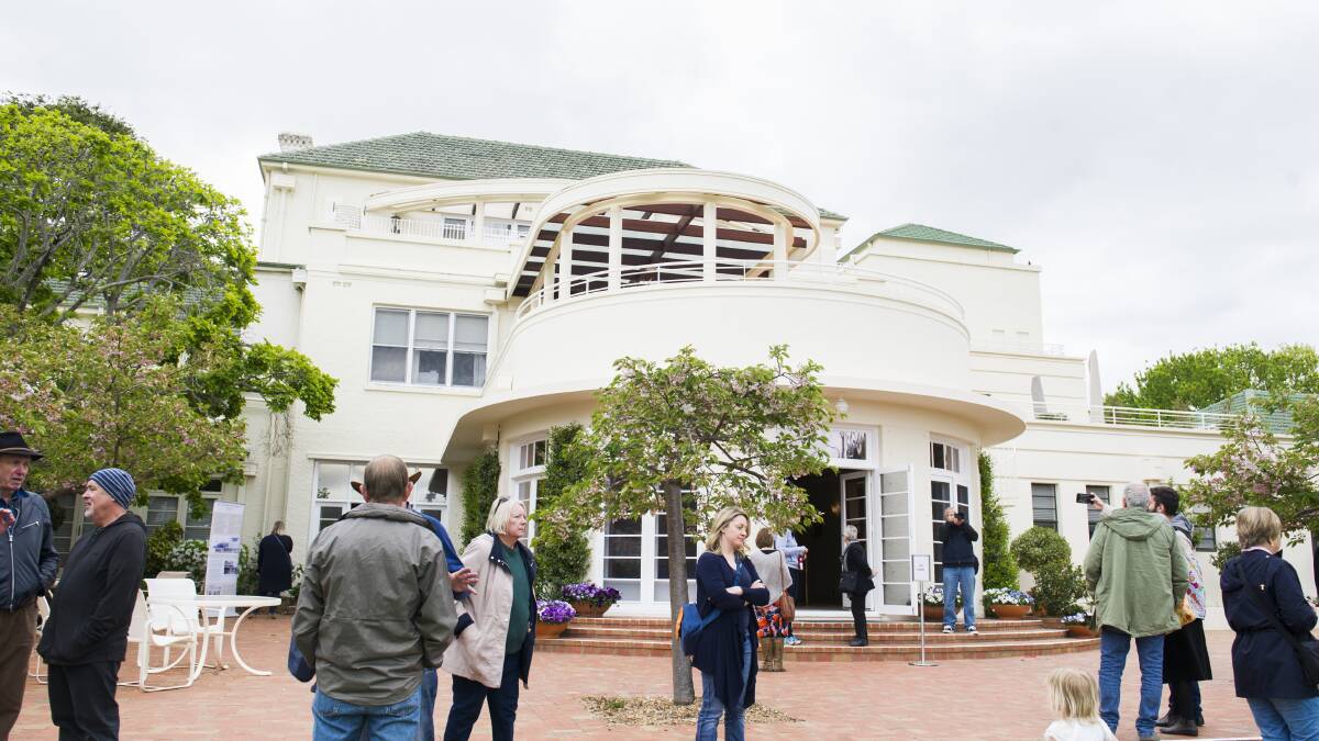 Government House, the Governor-General's official residence, had its doors thrown open on Sunday and thousands of people took the chance to see inside.