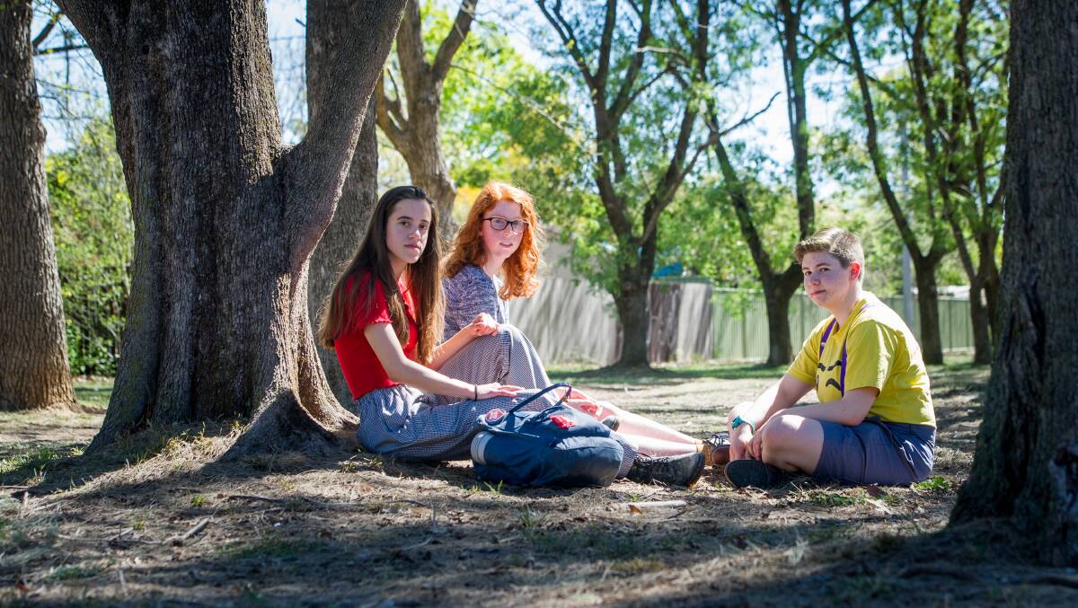 Year 12 students, Leila Craemer-Banks, 17, Matilda Webb, 18 and Remus Douglas, 18 say they have all struggled with their mental health. Picture: Elesa Kurtz