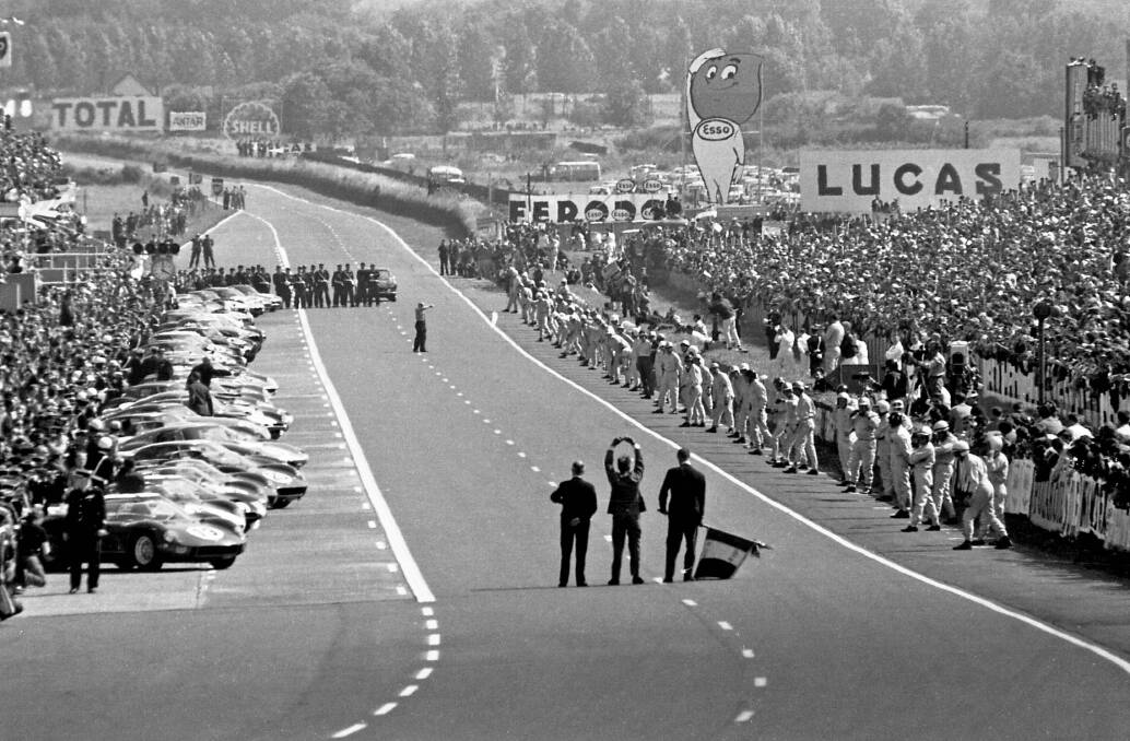30 seconds to go at Le Mans in the 1960s, with drivers on the right ready to run, their cars on the left, and 24 long, fast hours ahead.