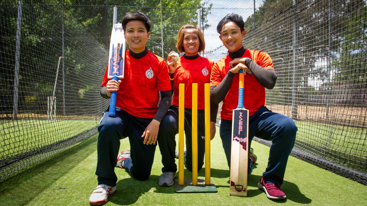 Thailand's Nattaya Boochatham, Sornnarin Tippoch and Natthakan Chantham at Manuka Oval. Picture: Elesa Kurtz