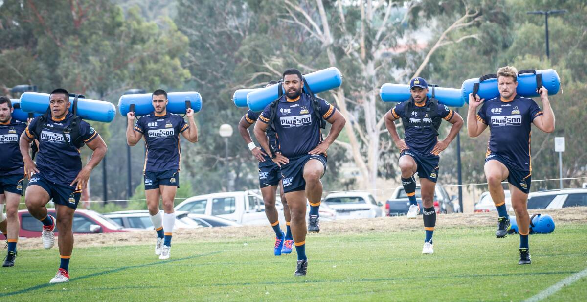 The Brumbies train in the Canberra heat on Thursday. Picture: Karleen Minney