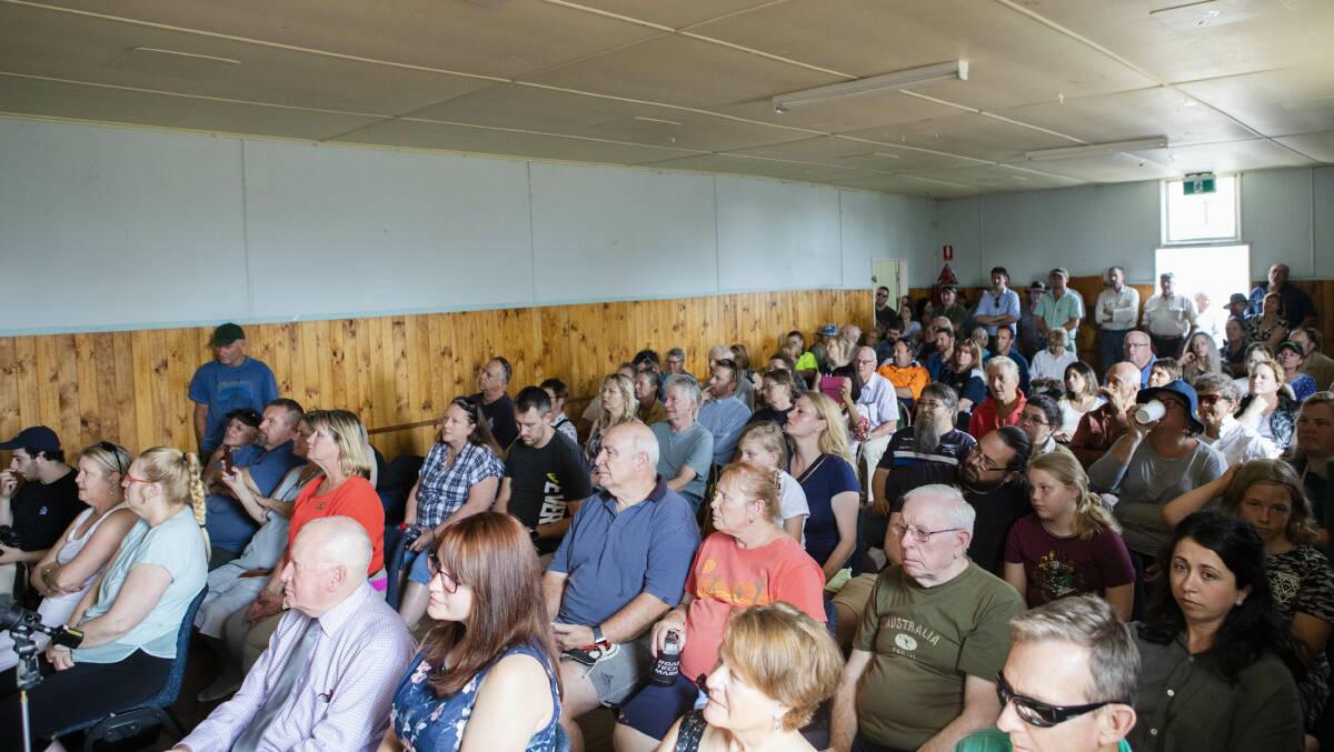 A community meeting for residents of Tharwa about the Orroral Valley fire on Tuesday morning. Picture: Jamila Toderas