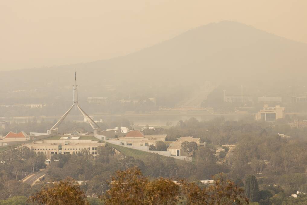 Thick bushfire smoke blanketed Canberra last summer. Picture: Sitthixay Ditthavong
