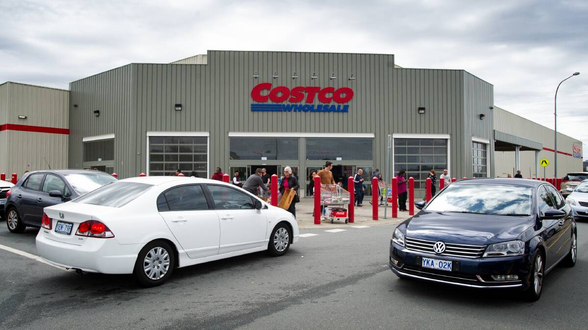 Costco in Canberra was busy throughout Saturday. Picture: Elesa Kurtz 