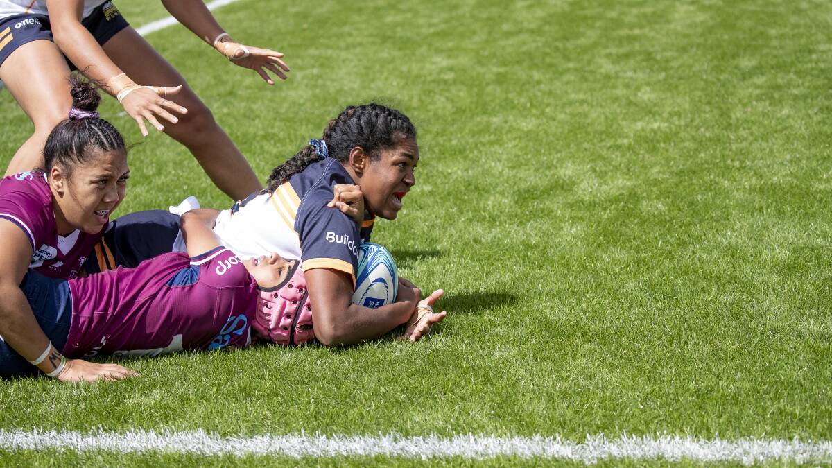 Emma Masi scores for the Brumbies. Picture: Sitthixay Ditthavong