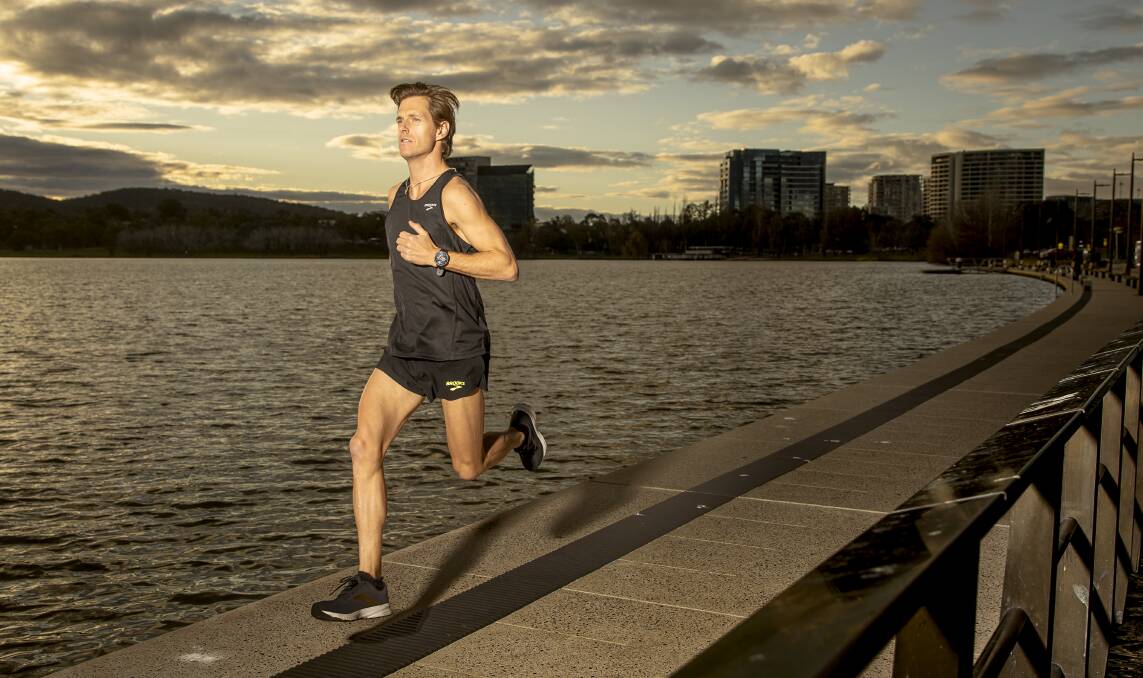 Para marathon world champion Michael Roeger in training for the November 8 Canberra Times Marathon Festival. Picture: Sitthixay Ditthavong 