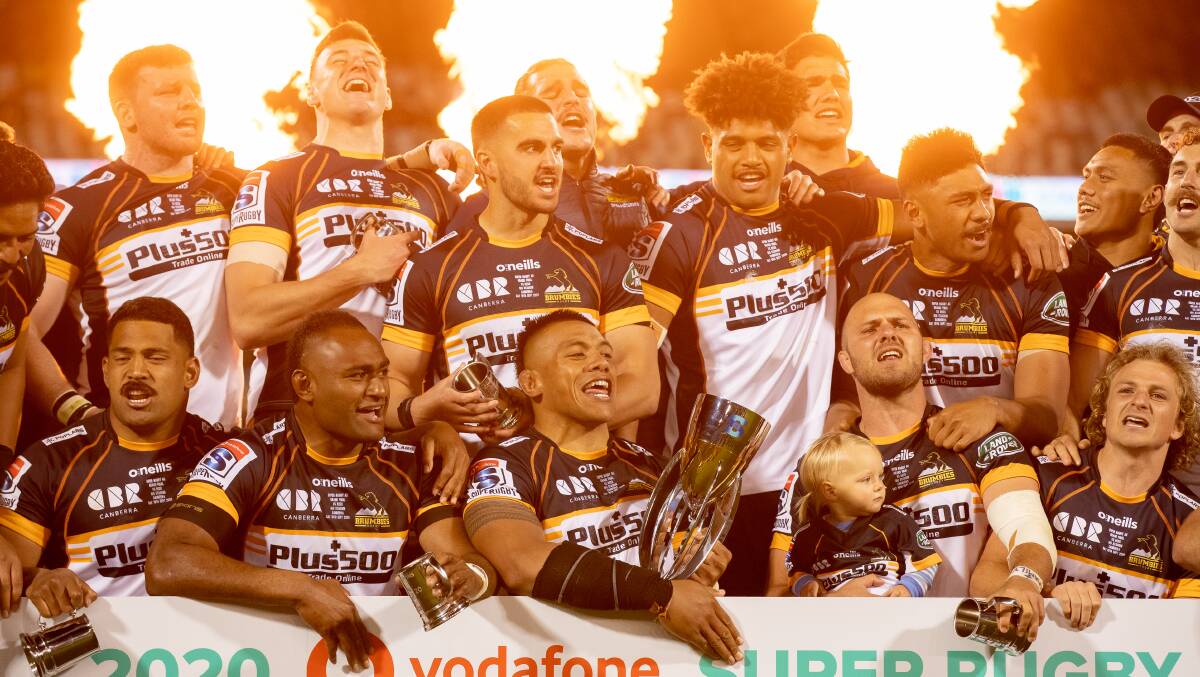 The Brumbies celebrate after taking out the Super Rugby AU title. Picture: Sitthixay Ditthavong