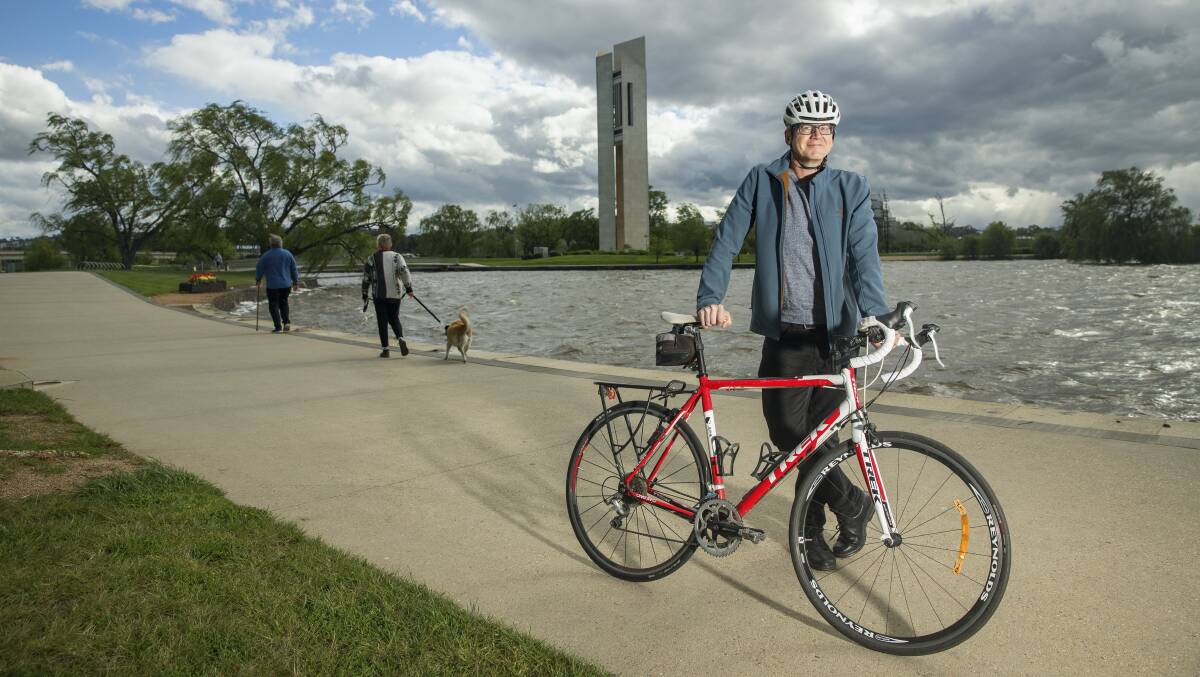 Pedal Power ACT chief executive Ian Ross has praised plans to build a new cycle path to ease congestion near the National Carillon. Picture: Sitthixay Ditthavong