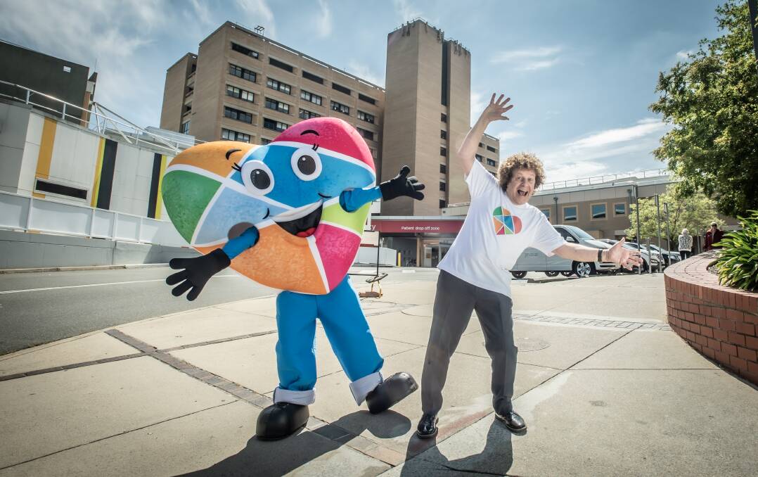 Canberra Hospital Foundation ambassador Leo Sayer launches the inaugural Can Give Day at the Canberra Hospital on Wednesday. Picture: Karleen Minney