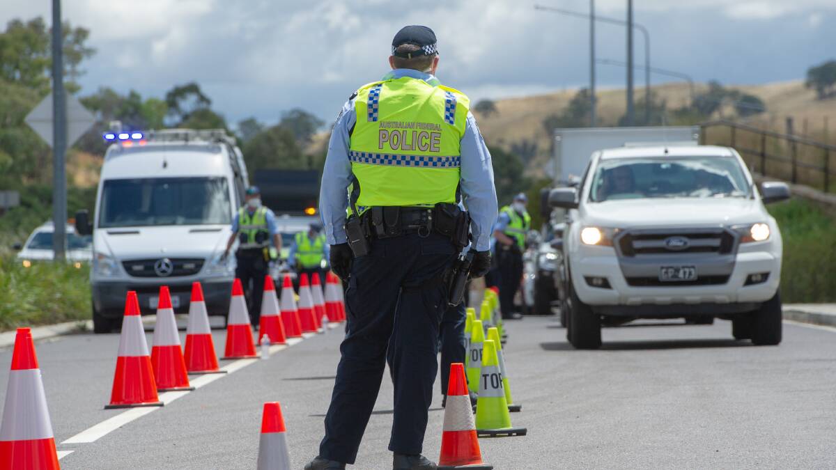 Police stop traffic entering from NSW earlier this week. Picture: Elesa Kurtz