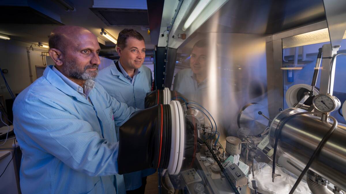 Dragomir Neshev and Chennupati Jagadish at the ANU's new laboratory on Parkes Way. Picture by ANU