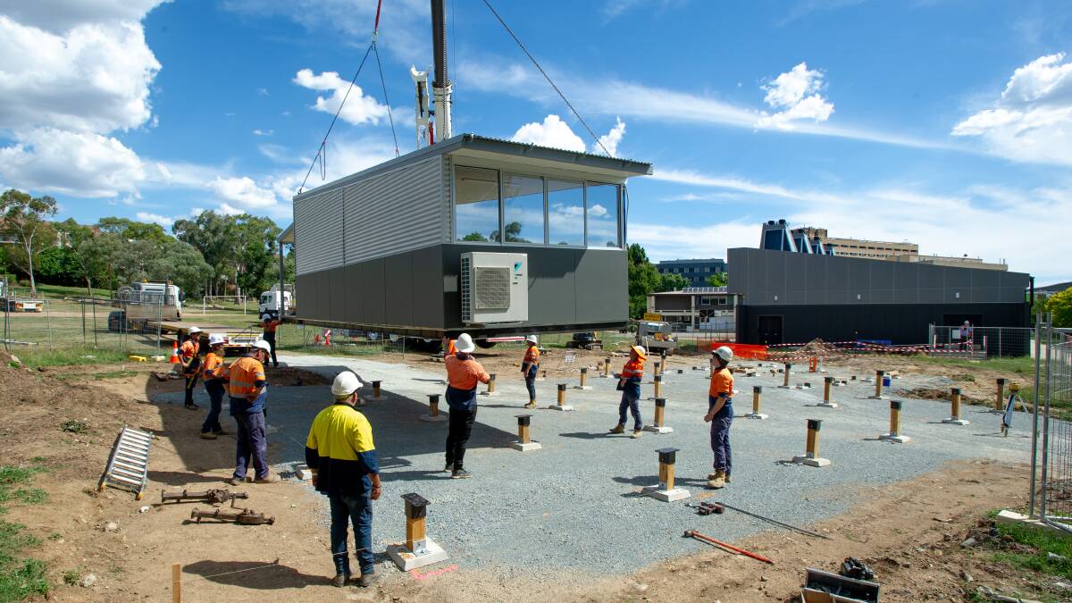 Transportable classrooms were installed at Garran Primary School in time for the start of the 2021 school year. Picture: Elesa Kurtz