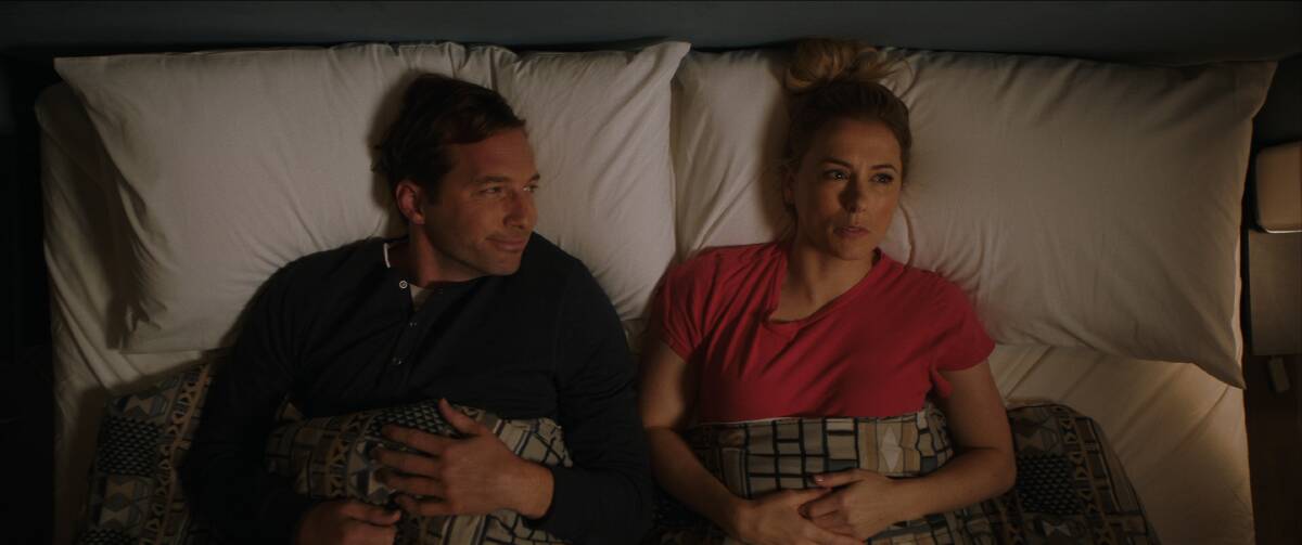 Ryan Hansen as Dennis and Iliza Schlesinger as Andrea in Good on Paper. Picture: Netflix