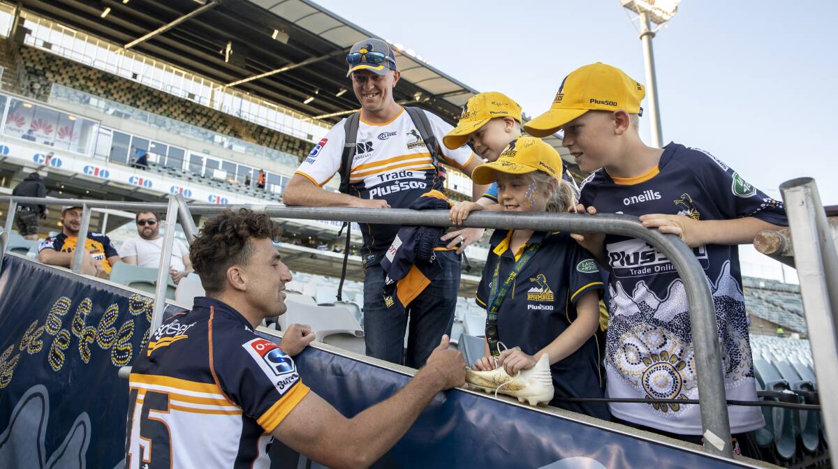 Brumbies fullback Tom Banks thanks fans on Sunday. Picture: Sitthixay Ditthavong