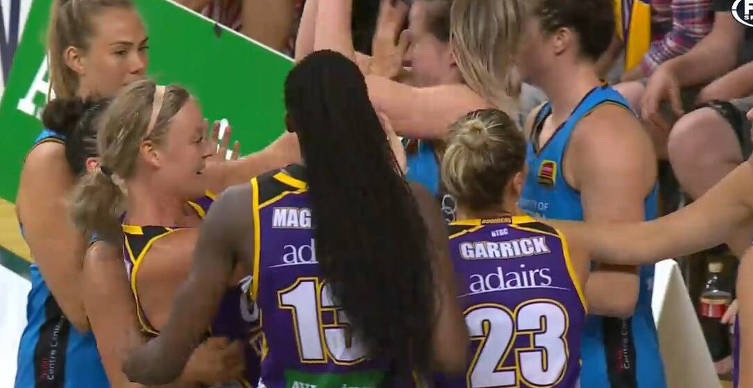 The moment Sophie Cunningham hit Keely Froling in the face. The incident was deemed low impact and unintentional. Picture: FoxSports