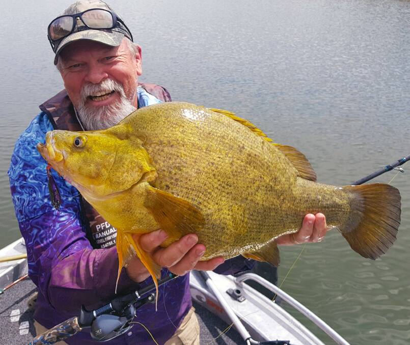Fishing identity Steve Starling with a sensational slab of gold from Googong Dam. Picture: Romen Dicovski (Roaming Productions)