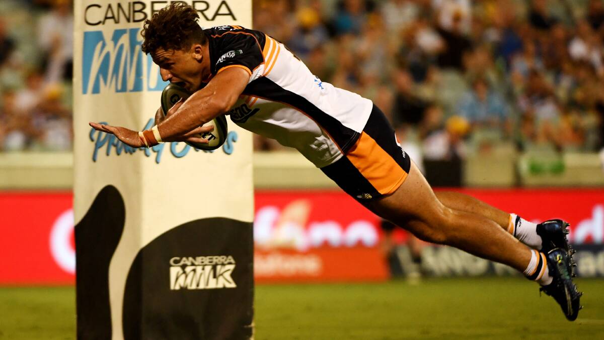 Tom Banks dived over to put the Brumbies back in front in the 68th minute. Picture: Getty Images
