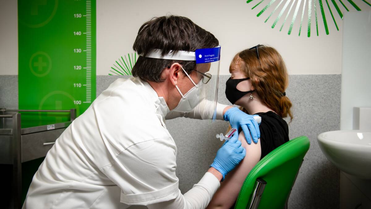 The COVID vaccine booster rollout has hit a new milestone in Canberra. Picture: Elesa Kurtz 