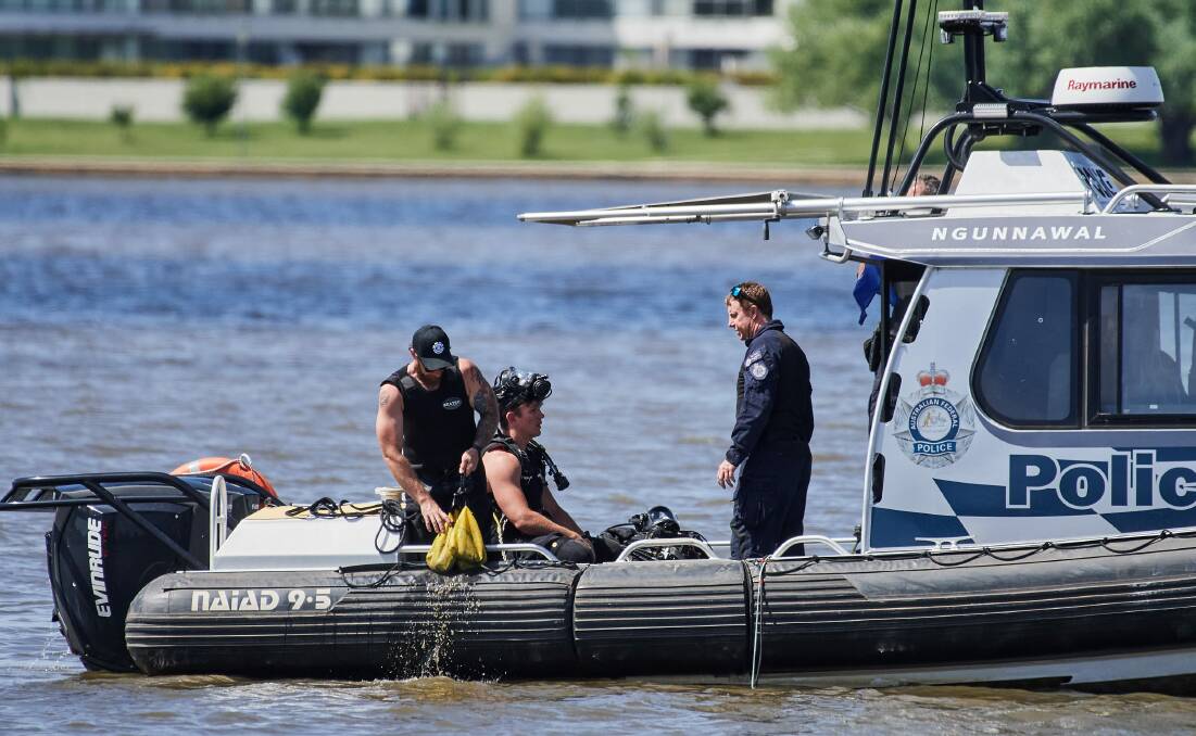 Police divers on Lake Burley Griffin. Picture: Matt Loxton 