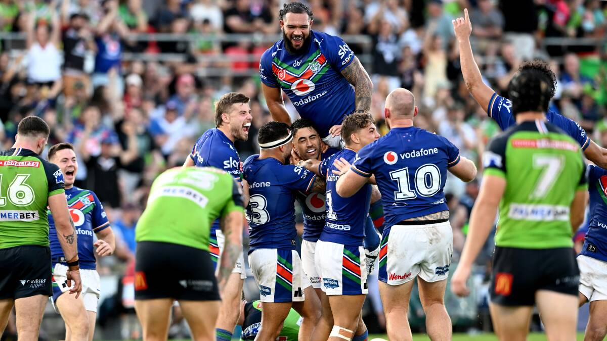 The Warriors celebrate Shaun Johnson's field-goal. Picture: Getty Images