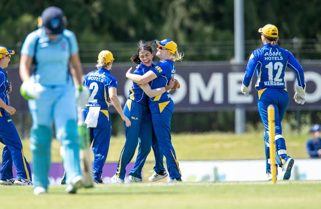 Gabrielle Sutcliffe took three wickets on her Meteors debut. Picture: Keegan Carroll
