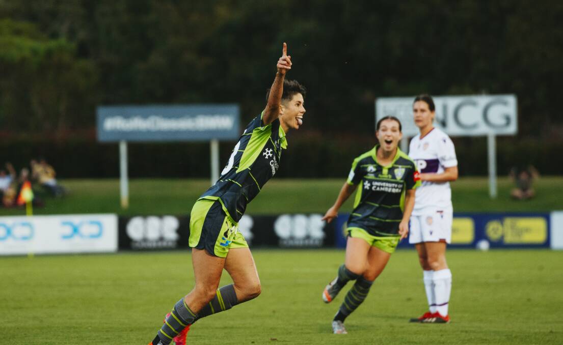  Michelle Heyman celebrates after scoring her 71st W-League goal to become the number one scorer in W-League history. Picture: Dion Georgopoulos