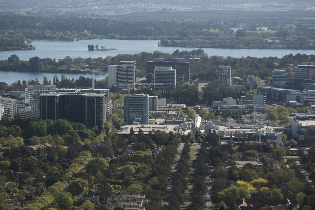 Forcing developers to pay bonds on apartment blocks they build could improve construction quality in Canberra, the ACT's peak strata body says. Photo: Dion Georgopoulos