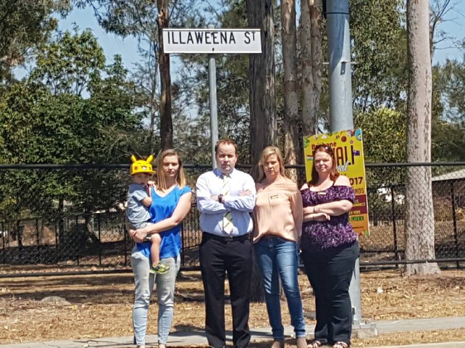Illaweena Street petitioners Nycoll Szombathy, Louise Nann and Donna Longworth with Duncan Pegg. Photo: Supplied