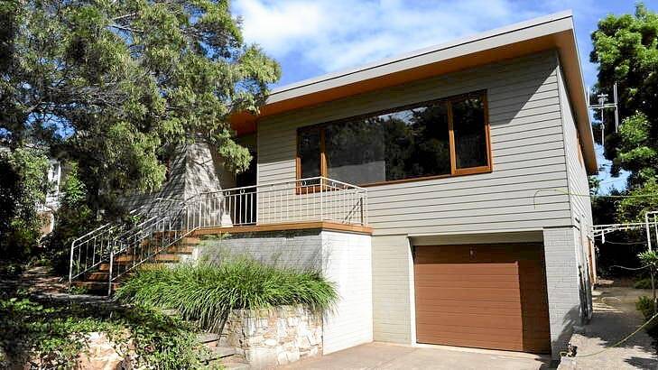 After private post-auction negotiations, 30 Carnegie Crescent, Narrabundah, sold for $795,000. Photo: Colleen Petch