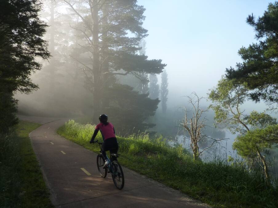 Summer mist makes exploring the Southern Highlands by
bicycle an enjoyable experience. Photo: Tim the Yowie Man