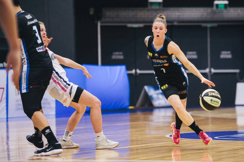 Capitals skipper Natalie Hurst in action against Adelaide on Sunday. Photo: Rohan Thomson