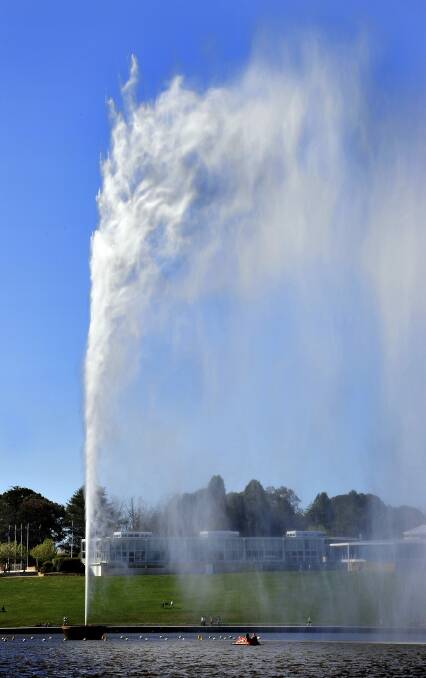 The fountain at its 110-metre one-pump height in 2014. Photo: Karleen Minney