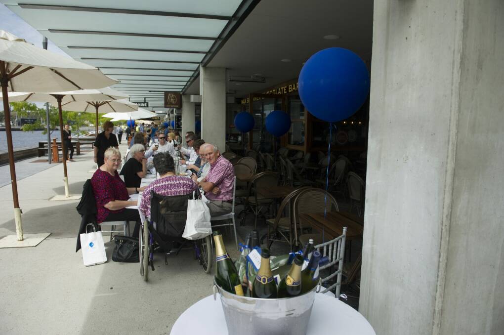 The blue themed Long Lunch for Asthma at the Kingston Foreshore
 Photo: Jay Cronan