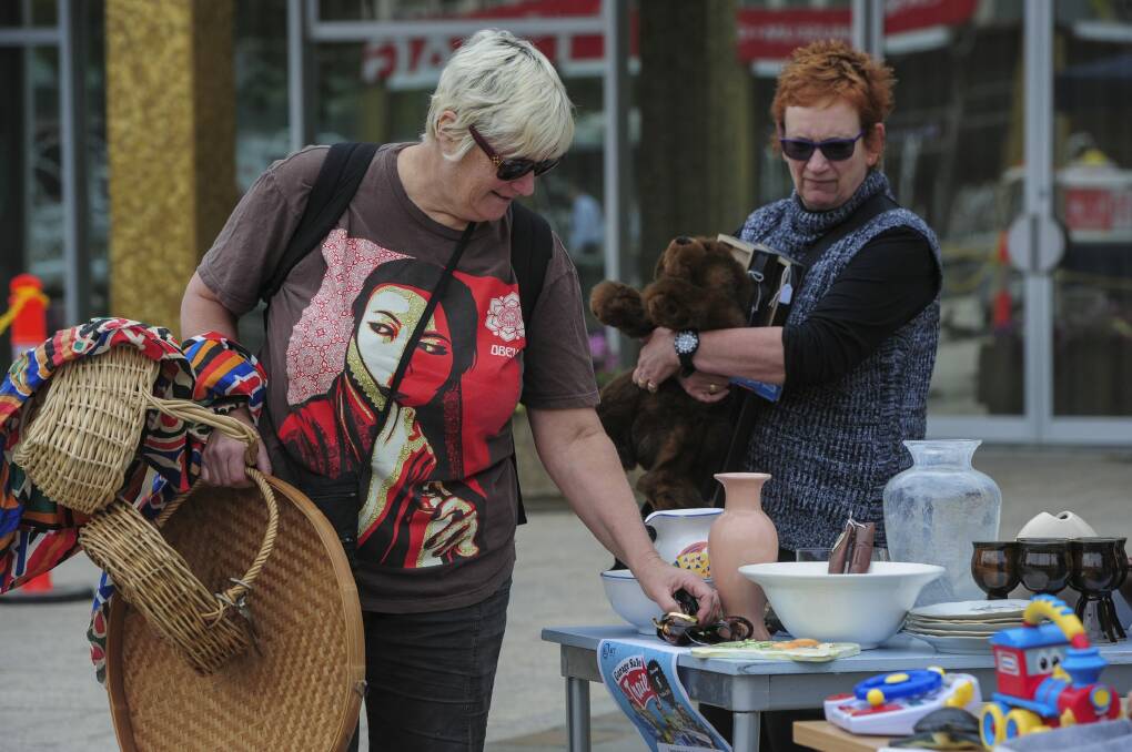 Discovering some bargains are Fran Treuen, of Kaleen, and Lisa Beattie, of Chisholm. Photo: Graham Tidy