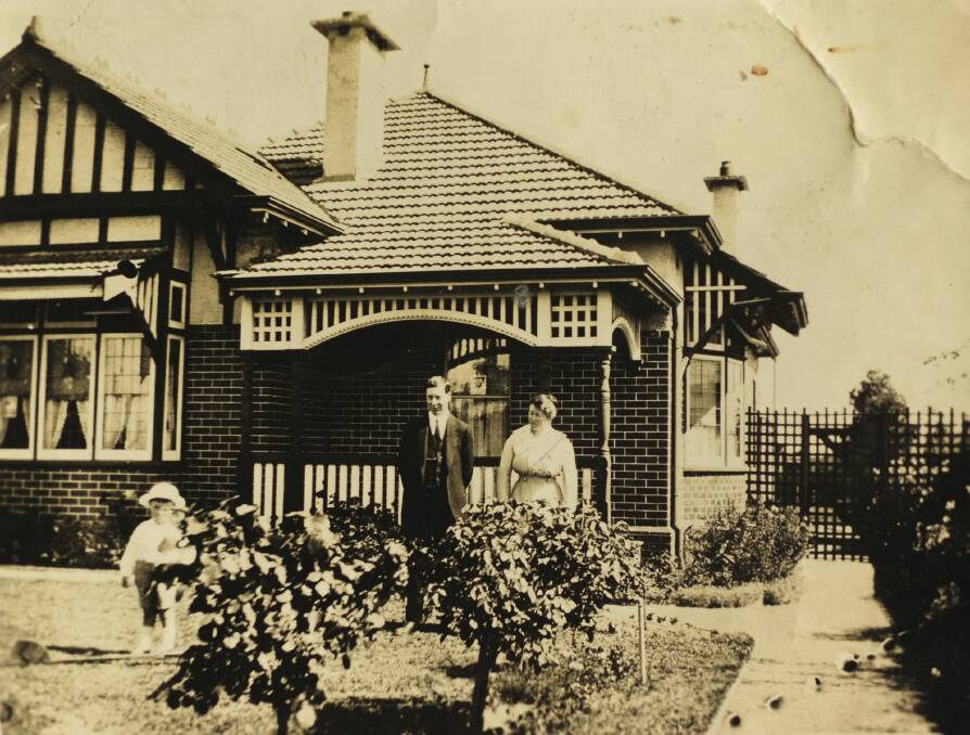 Gough Whitlam (with his parents) as a child at the Kew home where he was born.