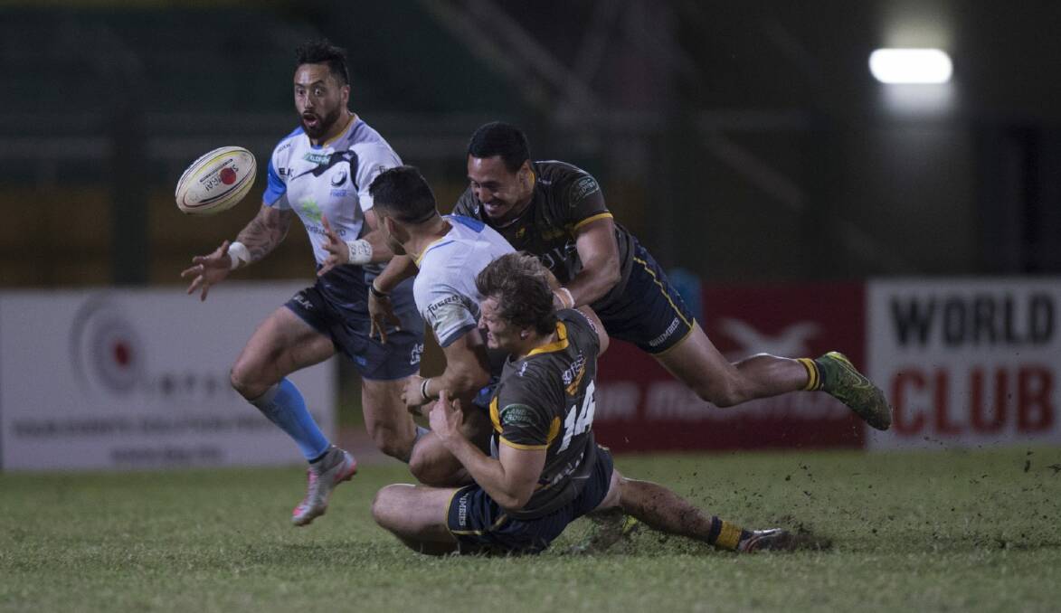 Michael Ruru of the Western Force makes a break during the World Club Rugby 10s final against the Brumbies. Photo: Christiaan Kotze (SASPA)