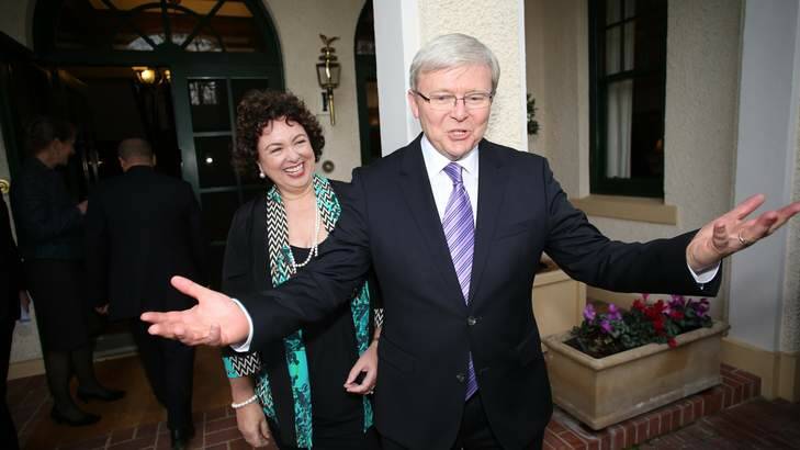 Prime Minister Kevin Rudd and his wife Therese return to The Lodge. Photo: Andrew Meares