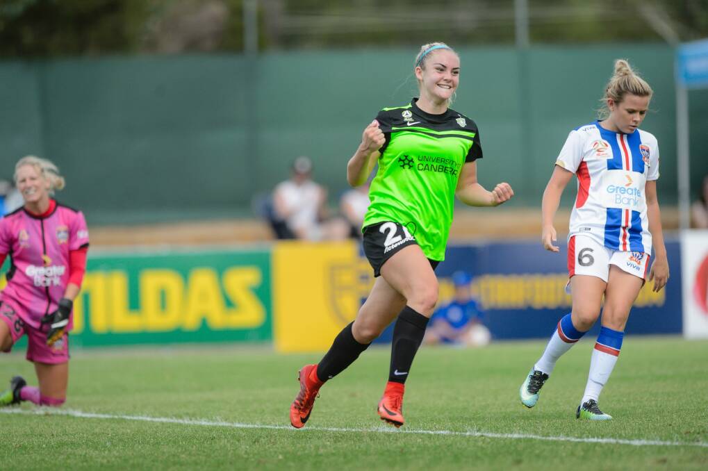 Canberra United defender Ellie Carpenter is likely to return. Photo: Sitthixay Ditthavong