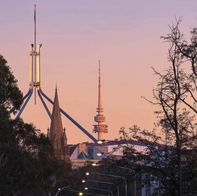 Canberra's David Monaghan creates a visual of the "three points". Photo: @canberra.fotografie