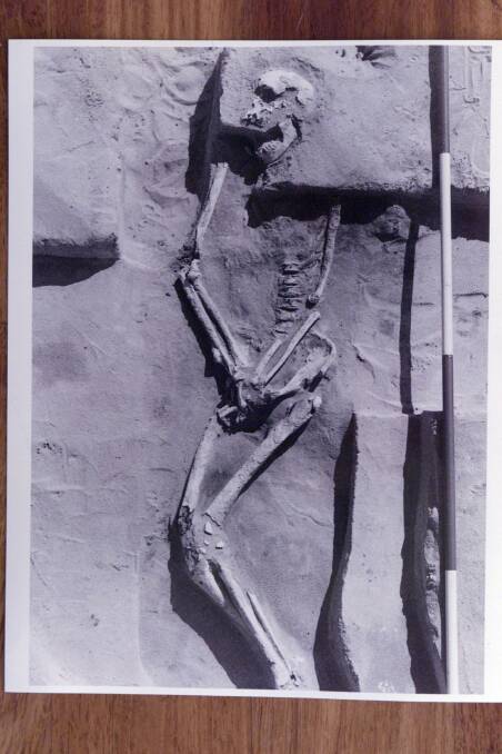 Dr Jim Bowler's original picture of Mungo Man's bones.